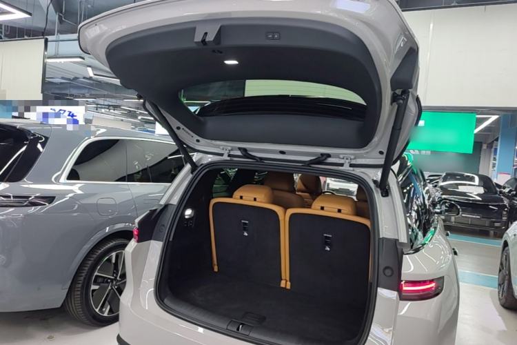Used Li Auto i8 2025 Model Standard Version Trunk