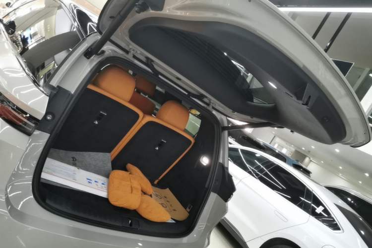 Used Li Auto i8 2025 Model Standard Version Trunk
