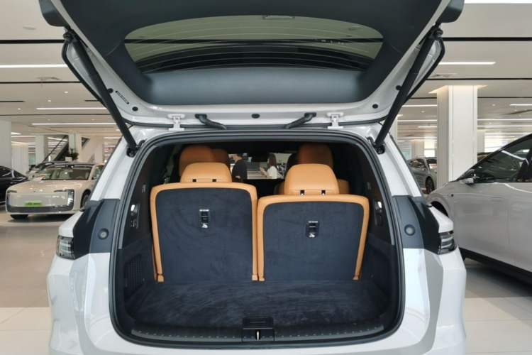 Used Li Auto i8 2025 Model Standard Version Trunk
