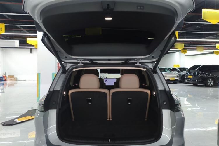 Used Li Auto i8 2025 Model Standard Version Trunk