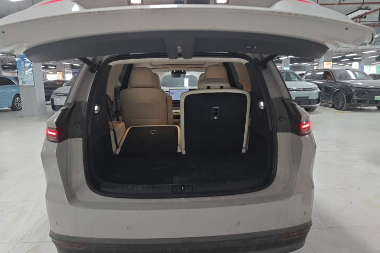 Used Li Auto i8 2025 Model Standard Version Trunk
