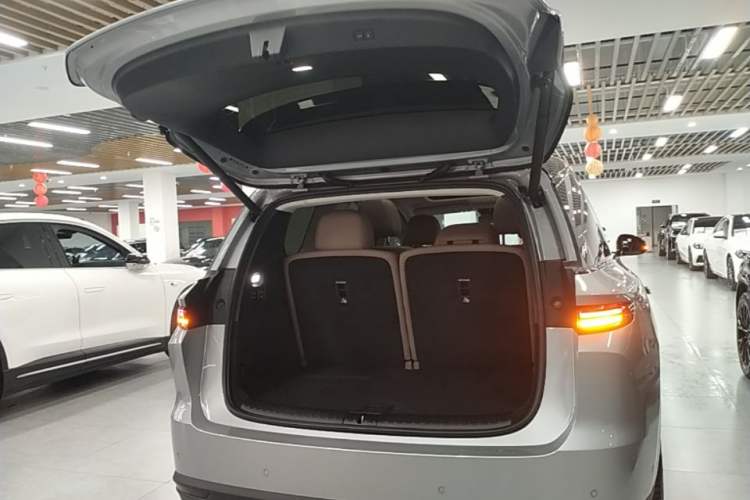 Used Li Auto i8 2025 Model Standard Version Trunk