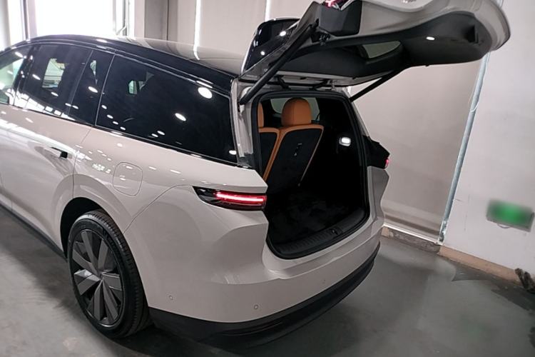 Used Li Auto i8 2025 Model Standard Version Trunk