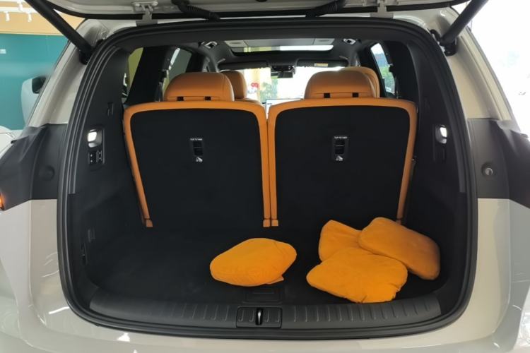 Used Li Auto i8 2025 Model Standard Version Trunk