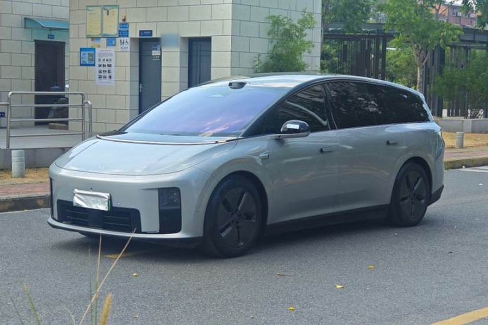 Li Auto Li Auto i8 2025