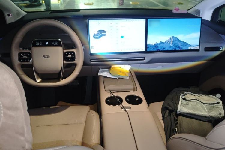 Used Li Auto i8 2025 Model Standard Version Center Console