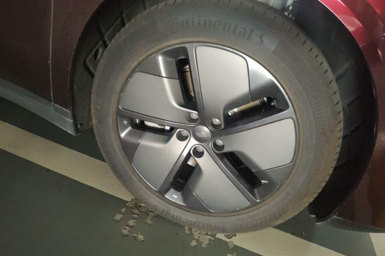 Used Li Auto i8 2025 Model Standard Version Right Front Wheel Hub