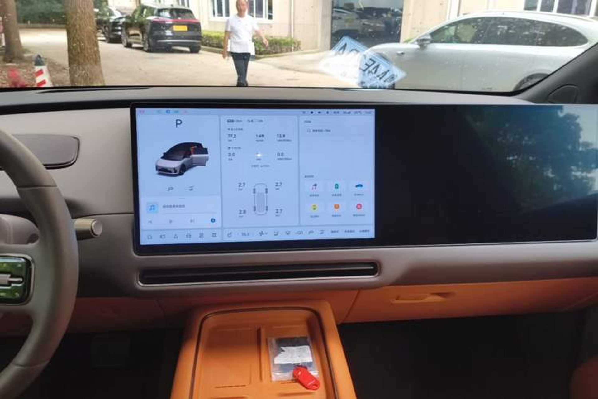 Used Li Auto i8 2025 Model Standard Version Audio And AC Panel