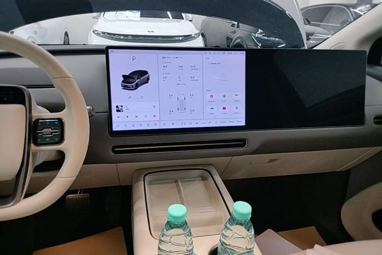 Used Li Auto i8 2025 Model Standard Version Audio And AC Panel