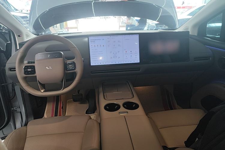 Used Li Auto i8 2025 Model Standard Version Center Console