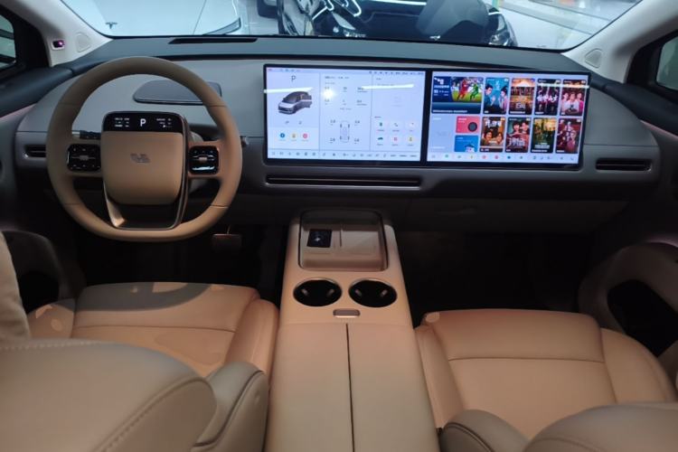 Used Li Auto i8 2025 Model Standard Version Center Console