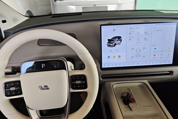 Used Li Auto i8 2025 Model Standard Version Center Console