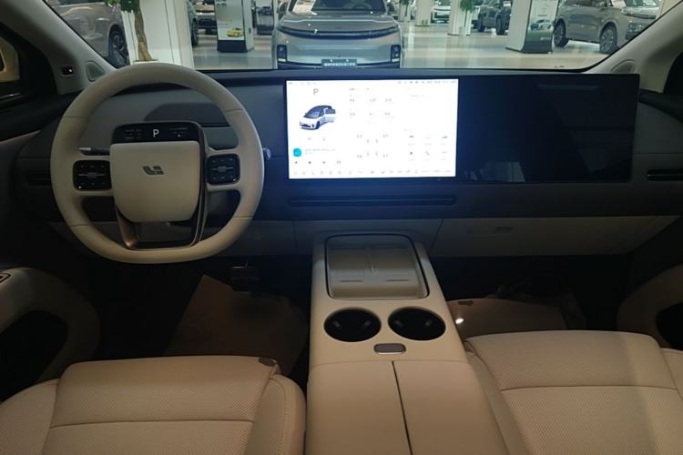 Used Li Auto i8 2025 Model Standard Version Center Console