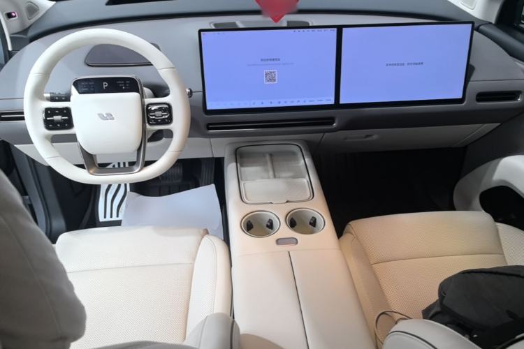 Used Li Auto i8 2025 Model Standard Version Center Console