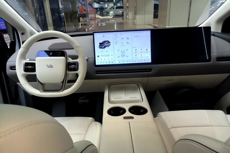 Used Li Auto i8 2025 Model Standard Version Center Console