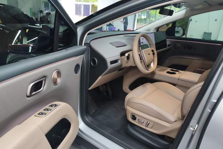 Used Li Auto i8 2025 Model Standard Version Driver Seat