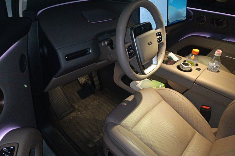 Used Li Auto i8 2025 Model Standard Version Driver Seat