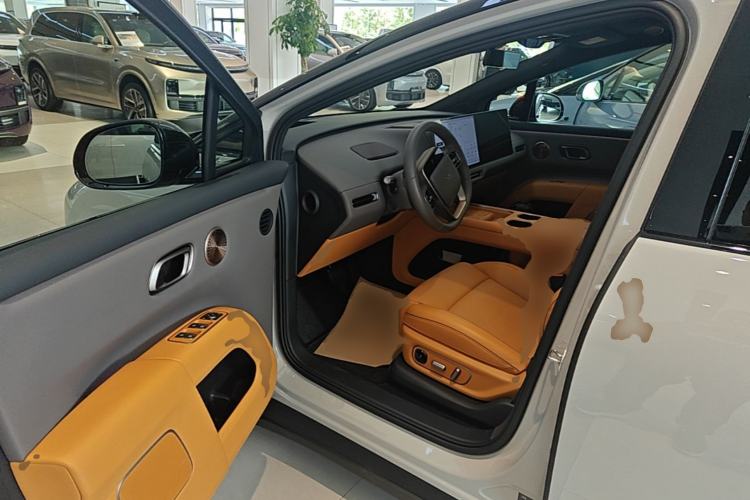 Used Li Auto i8 2025 Model Standard Version Driver Seat