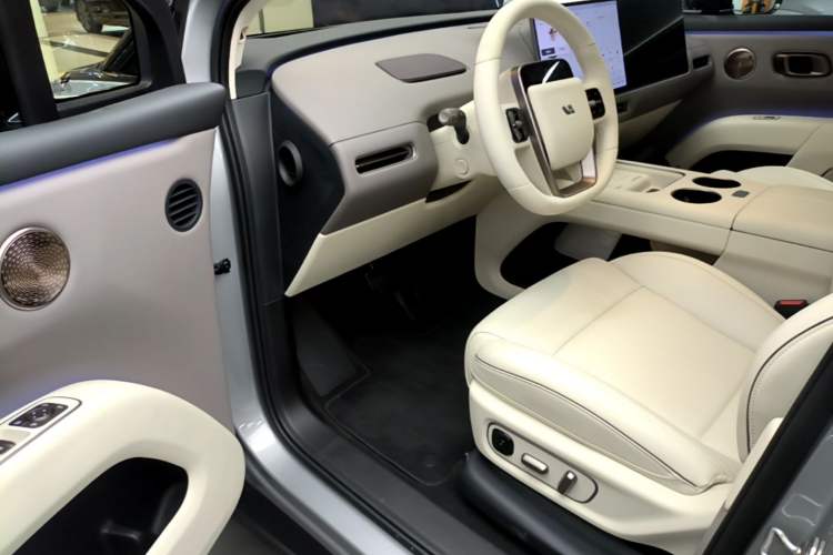 Used Li Auto i8 2025 Model Standard Version Driver Seat