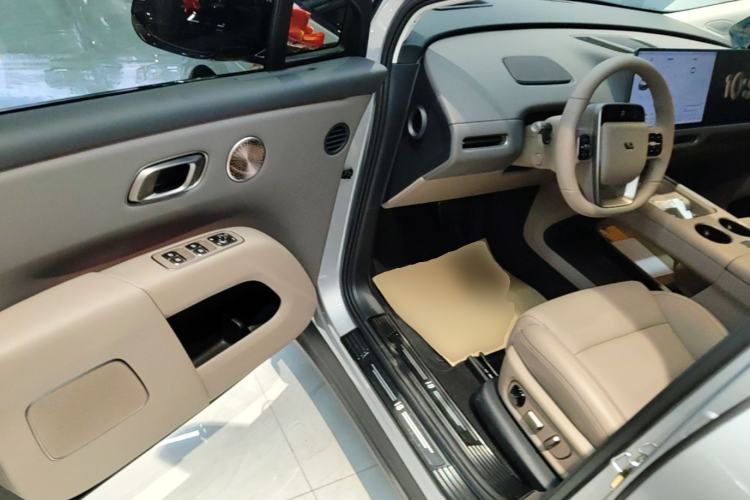 Used Li Auto i8 2025 Model Standard Version Driver Seat