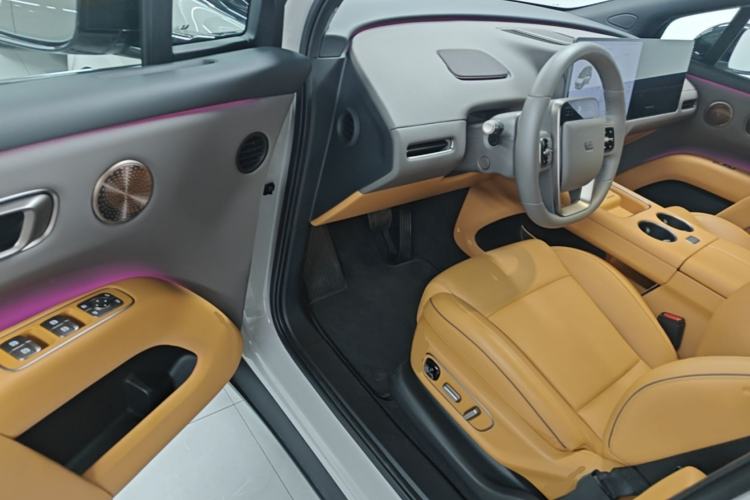 Used Li Auto i8 2025 Model Standard Version Driver Seat