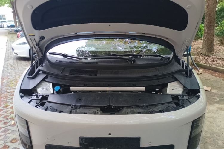 Used Li Auto i8 2025 Model Standard Version Engine Bay