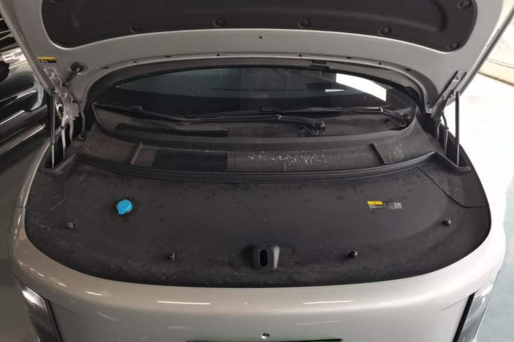 Used Li Auto i8 2025 Model Standard Version Engine Bay