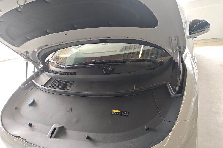Used Li Auto i8 2025 Model Standard Version Engine Bay
