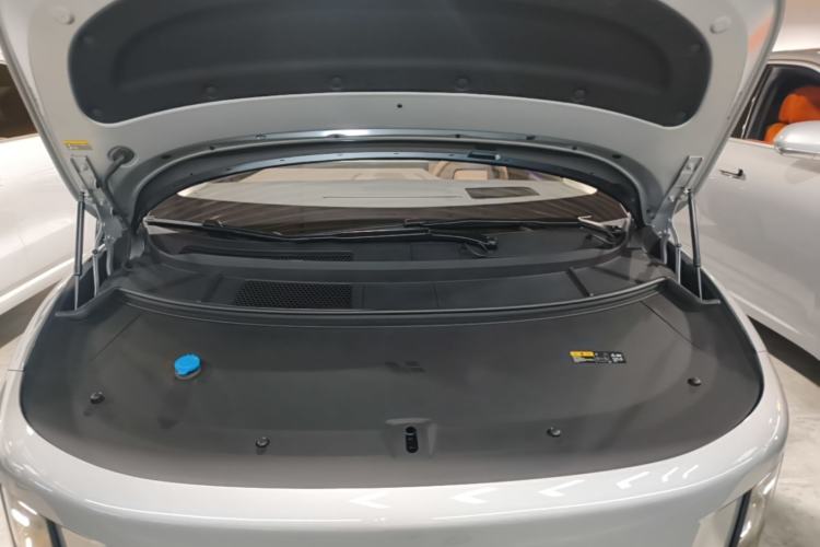 Used Li Auto i8 2025 Model Standard Version Engine Bay