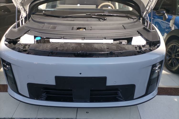 Used Li Auto i8 2025 Model Standard Version Engine Bay