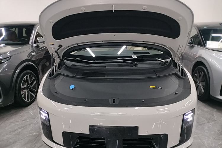 Used Li Auto i8 2025 Model Standard Version Engine Bay