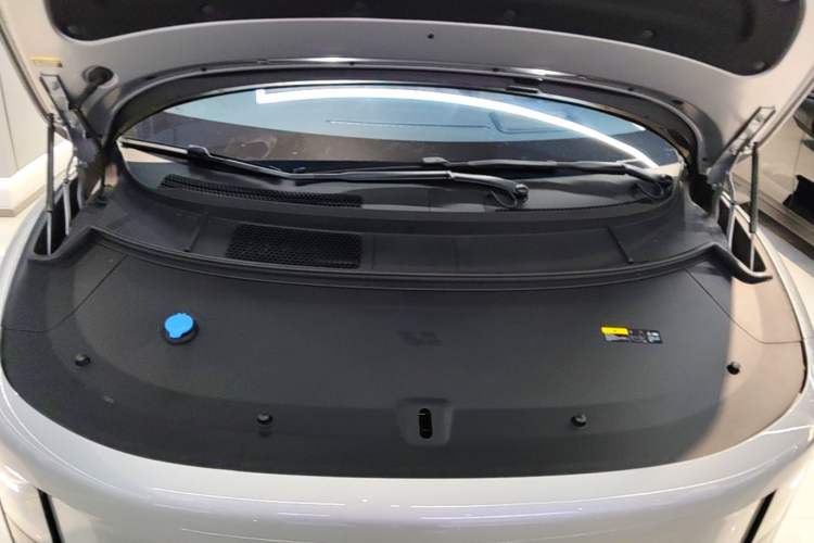 Used Li Auto i8 2025 Model Standard Version Engine Bay