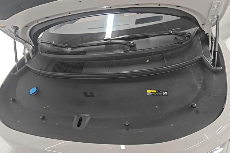 Used Li Auto i8 2025 Model Standard Version Engine Bay