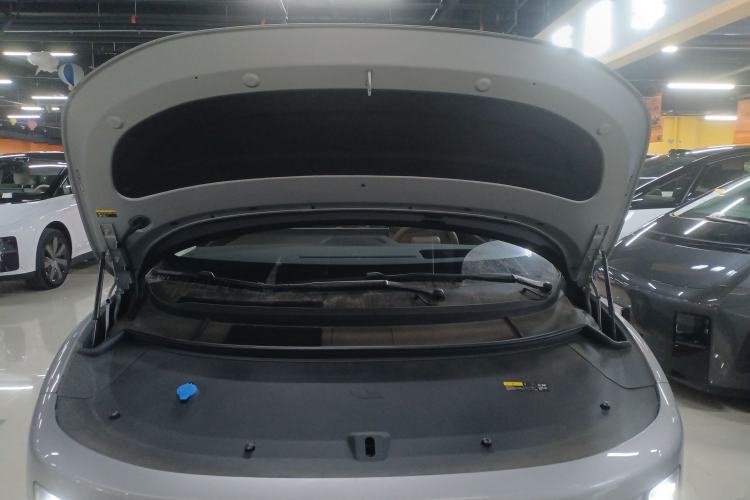 Used Li Auto i8 2025 Model Standard Version Engine Bay
