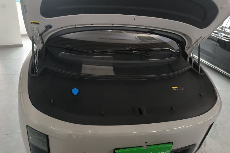 Used Li Auto i8 2025 Model Standard Version Engine Bay
