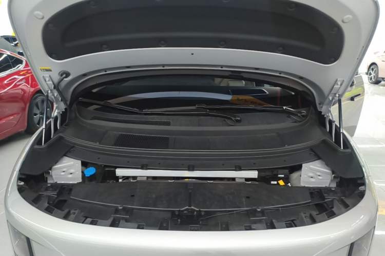 Used Li Auto i8 2025 Model Standard Version Engine Bay