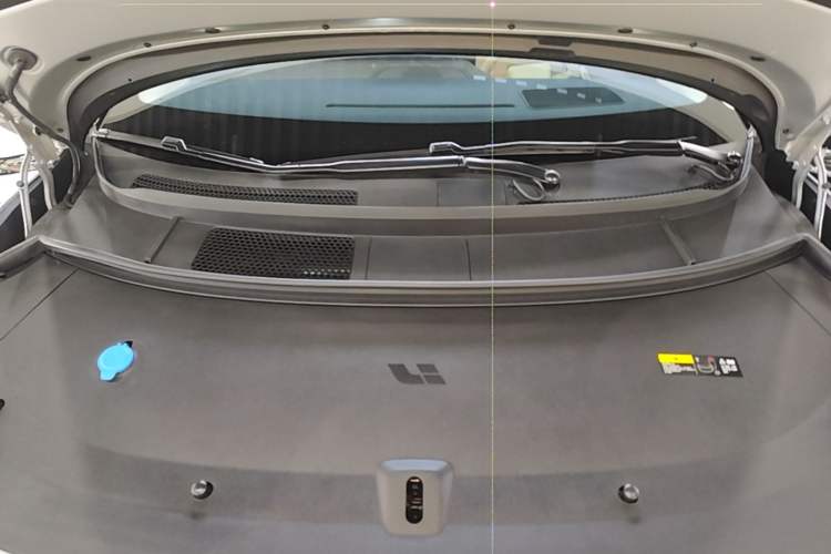 Used Li Auto i8 2025 Model Standard Version Engine Bay