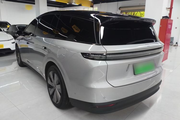 Used Li Auto i8 2025 Model Standard Version Exterior 2