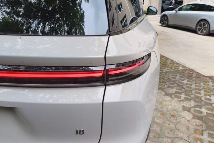 Used Li Auto i8 2025 Model Standard Version Exterior 3