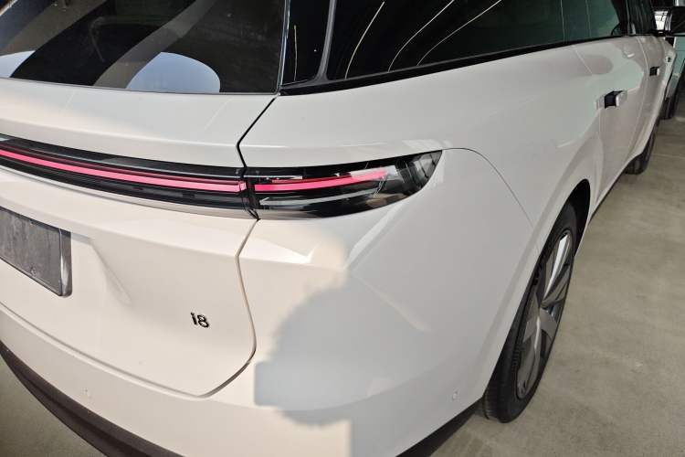 Used Li Auto i8 2025 Model Standard Version Exterior 3