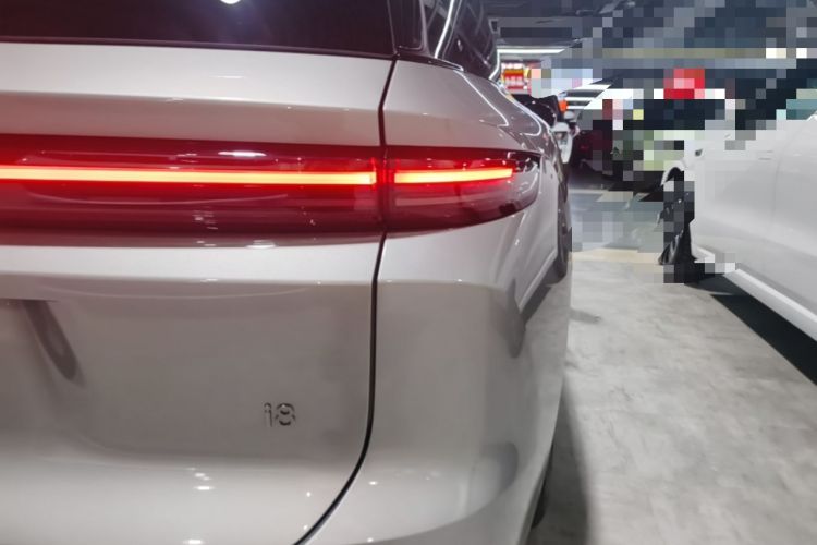 Used Li Auto i8 2025 Model Standard Version Exterior 3