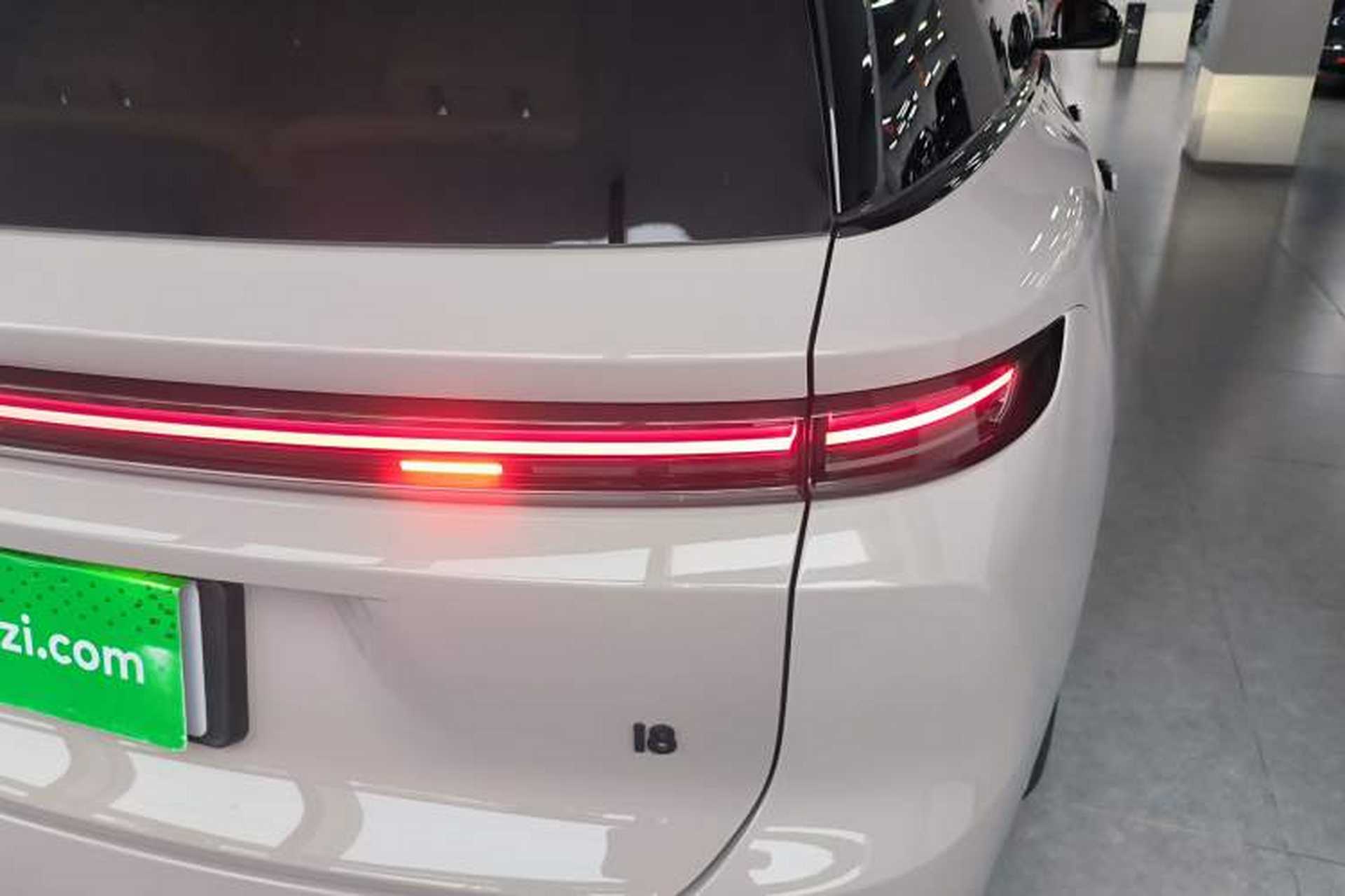 Used Li Auto i8 2025 Model Standard Version Exterior 3