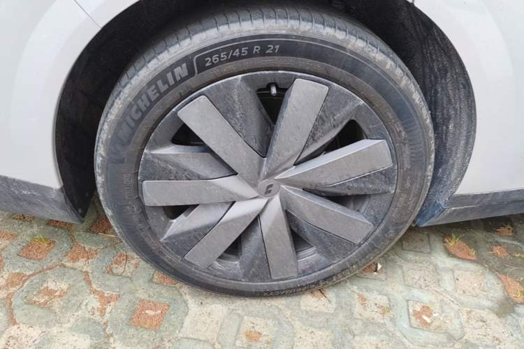 Used Li Auto i8 2025 Model Standard Version Exterior 5