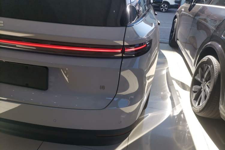 Used Li Auto i8 2025 Model Standard Version Exterior 6
