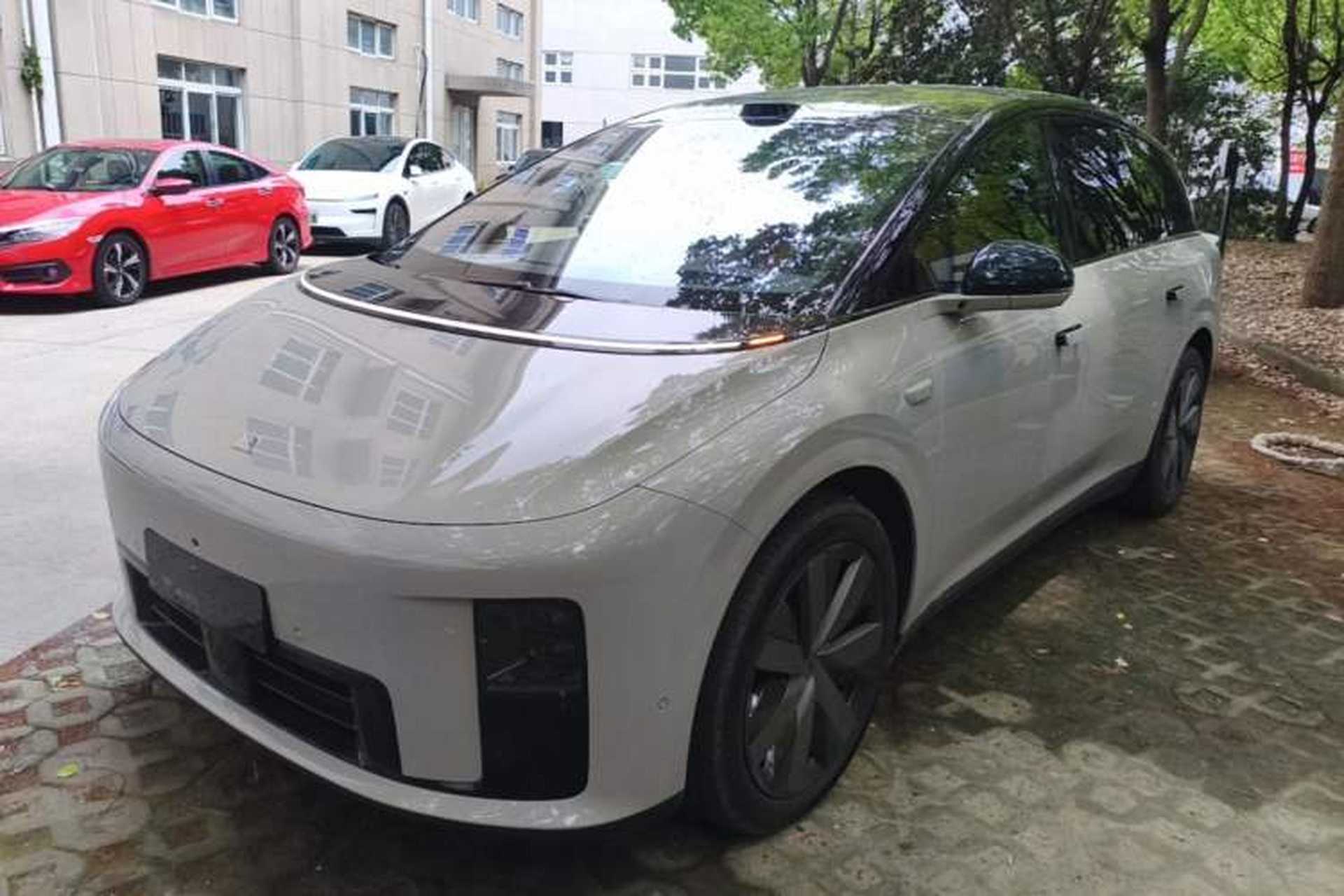 Used Li Auto i8 2025 Model Standard Version Front Left 45 Deg