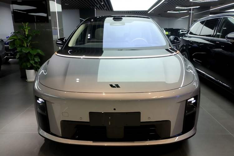 Used Li Auto i8 2025 Model Standard Version Front