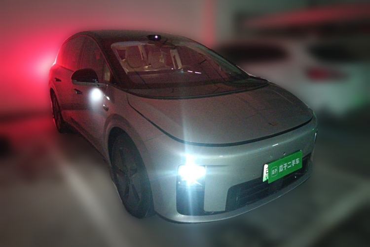 Used Li Auto i8 2025 Model Standard Version Front Right 45 Deg