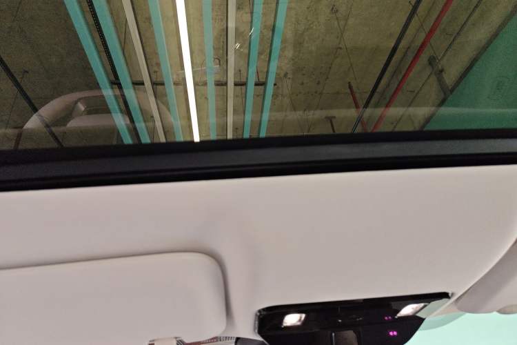 Used Li Auto i8 2025 Model Standard Version Headliner