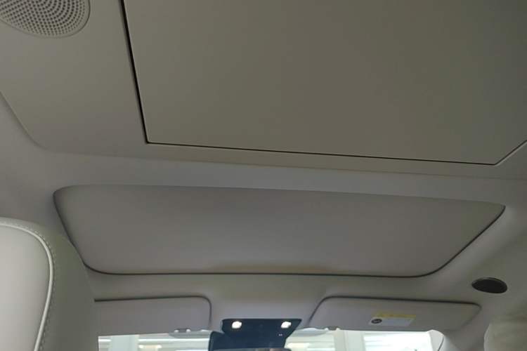 Used Li Auto i8 2025 Model Standard Version Headliner