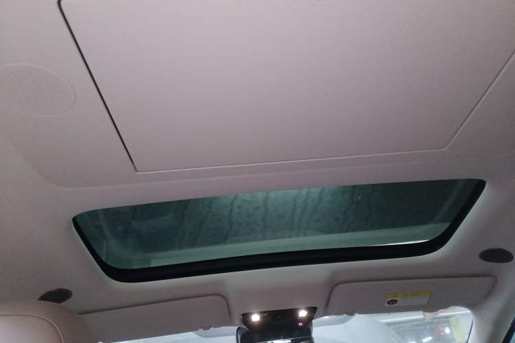 Used Li Auto i8 2025 Model Standard Version Headliner